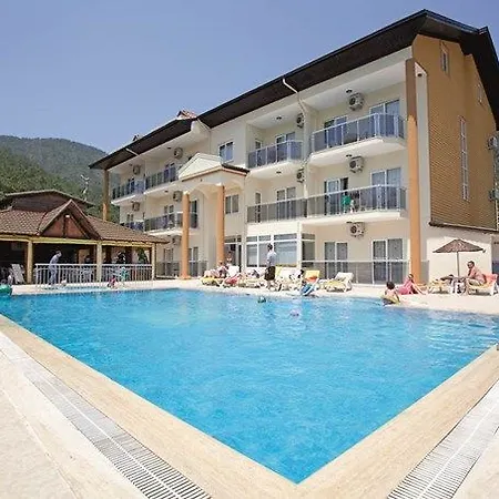 Hotel Club Tokmak 3*